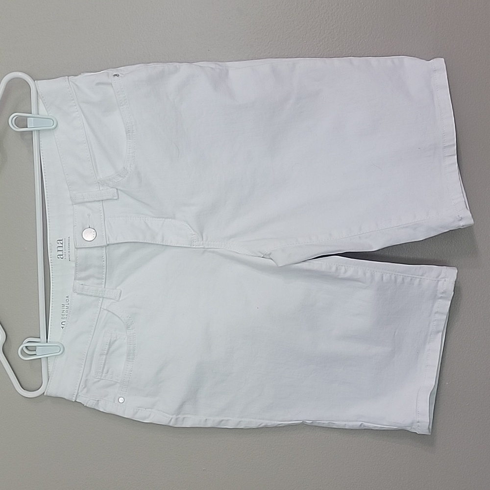 a.n.a White Bermuda Jean Shorts Size 10